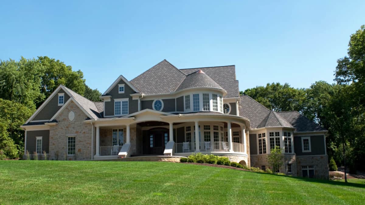 Should You Invest in a Bi-Level House? | Brand
